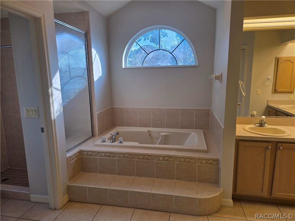 14 Hollyhock Court