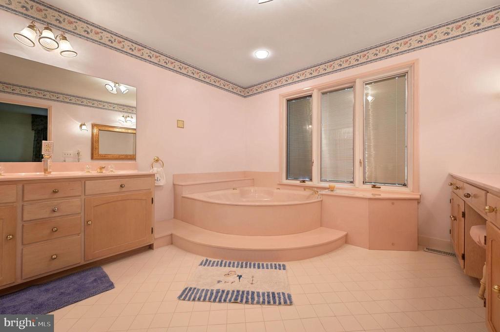 26 WINGED FOOT COURT