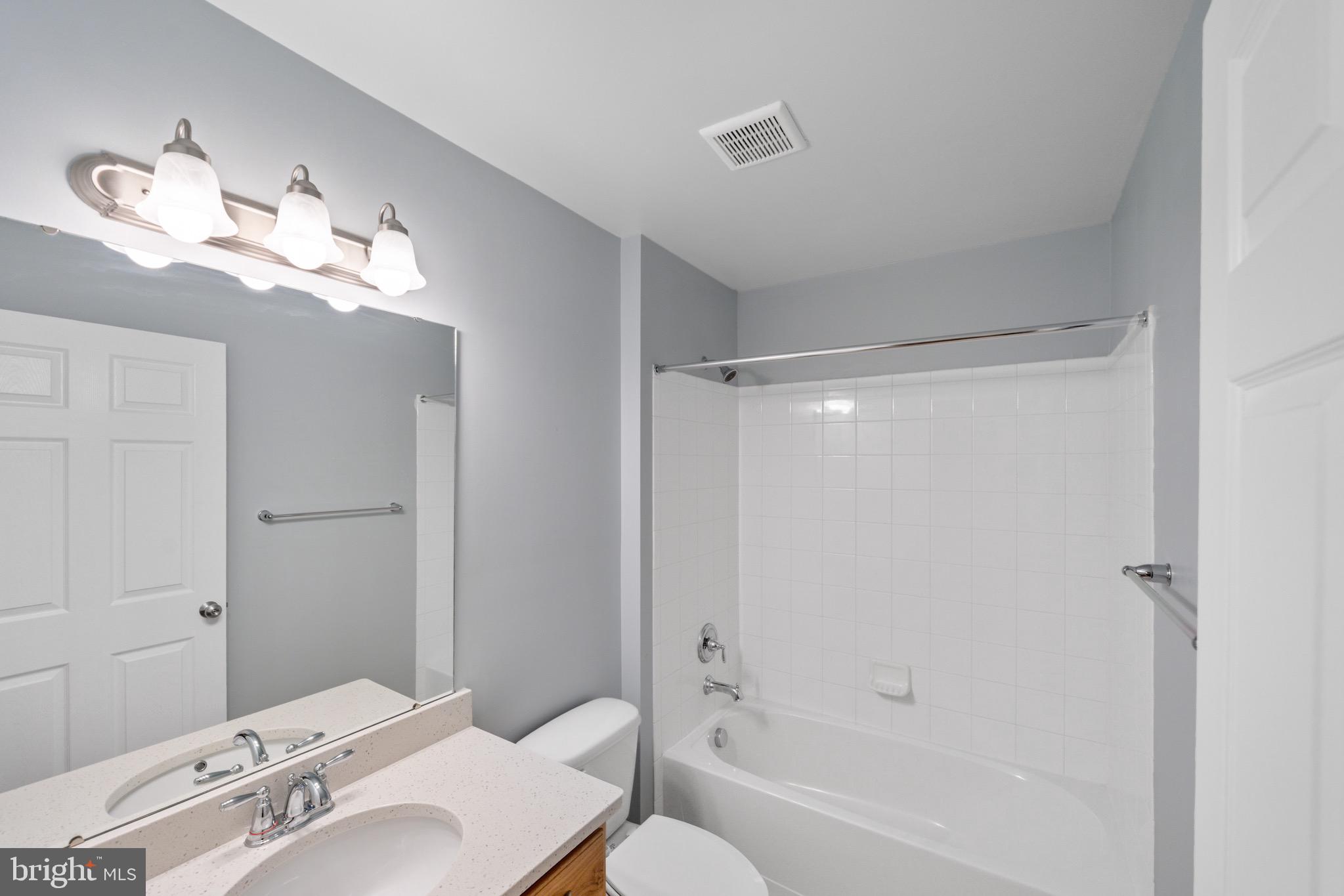 30019 Eagle Point Dr #2d