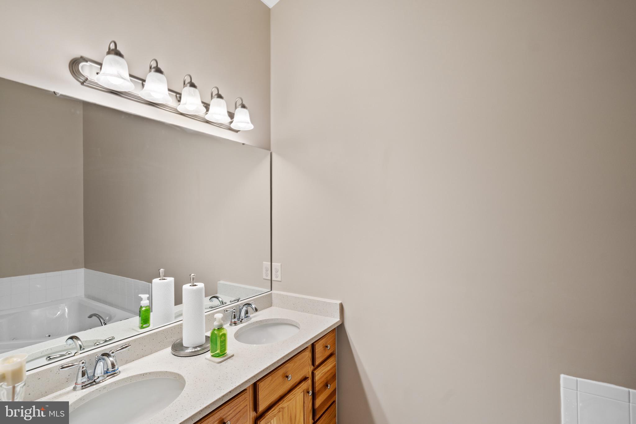 30019 Eagle Point Dr #2d