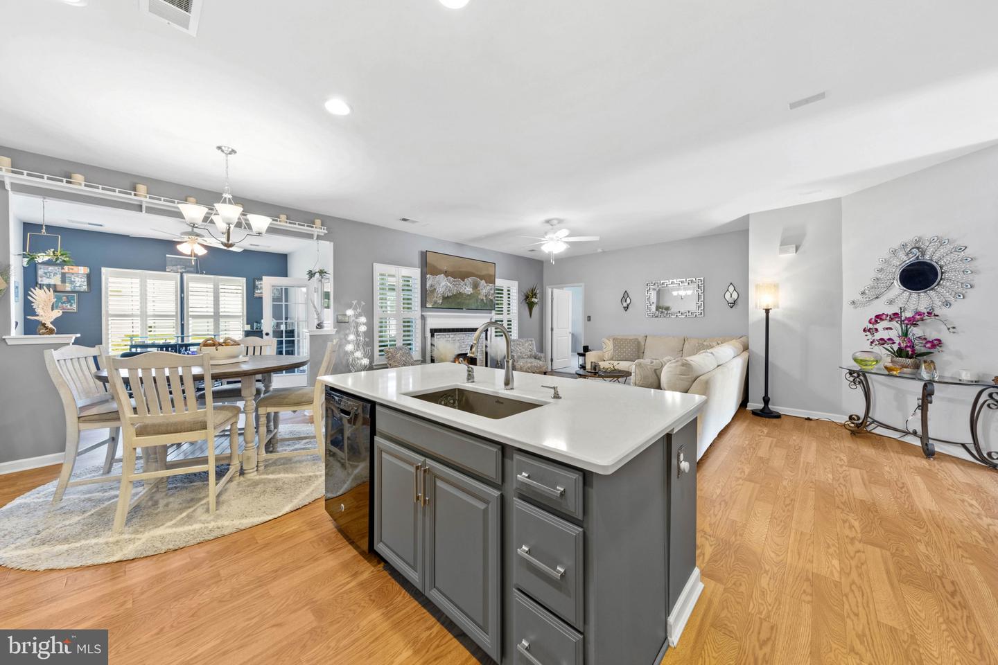 112 Alexandreas Ct #9