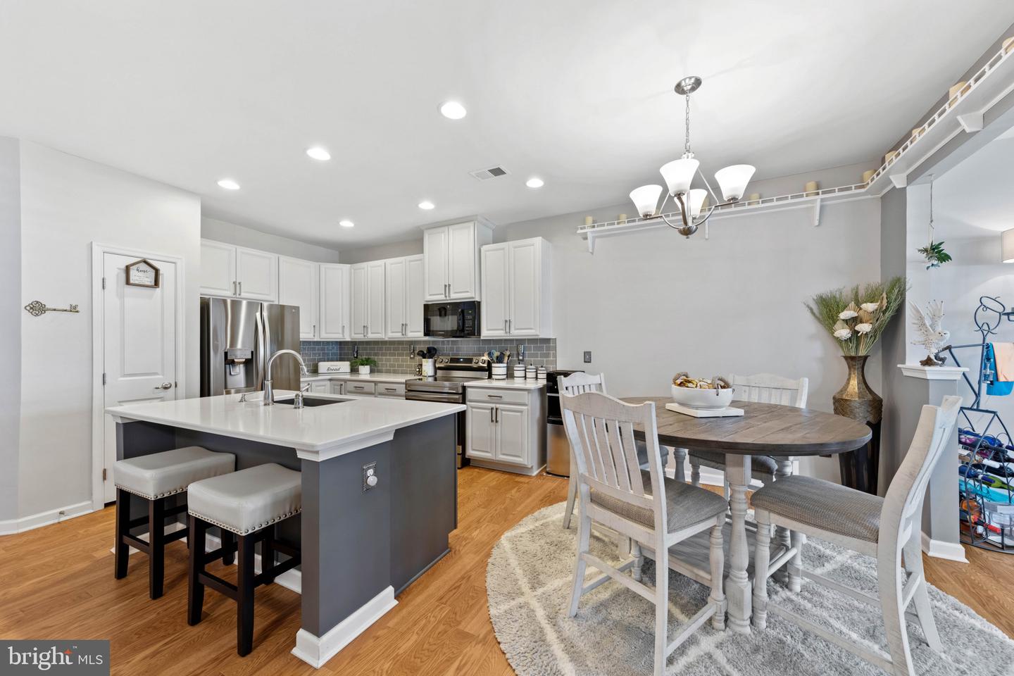 112 Alexandreas Ct #9