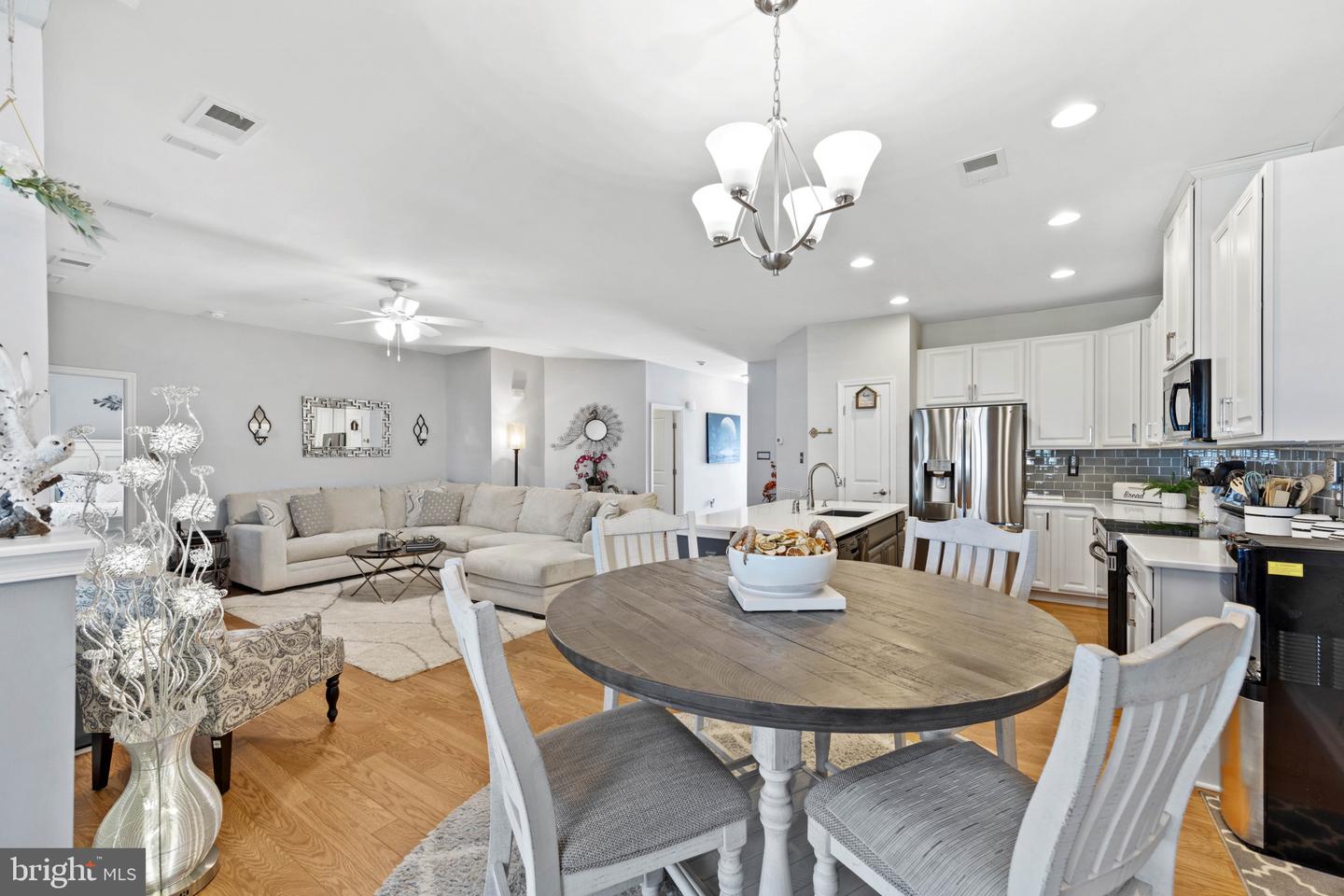 112 Alexandreas Ct #9