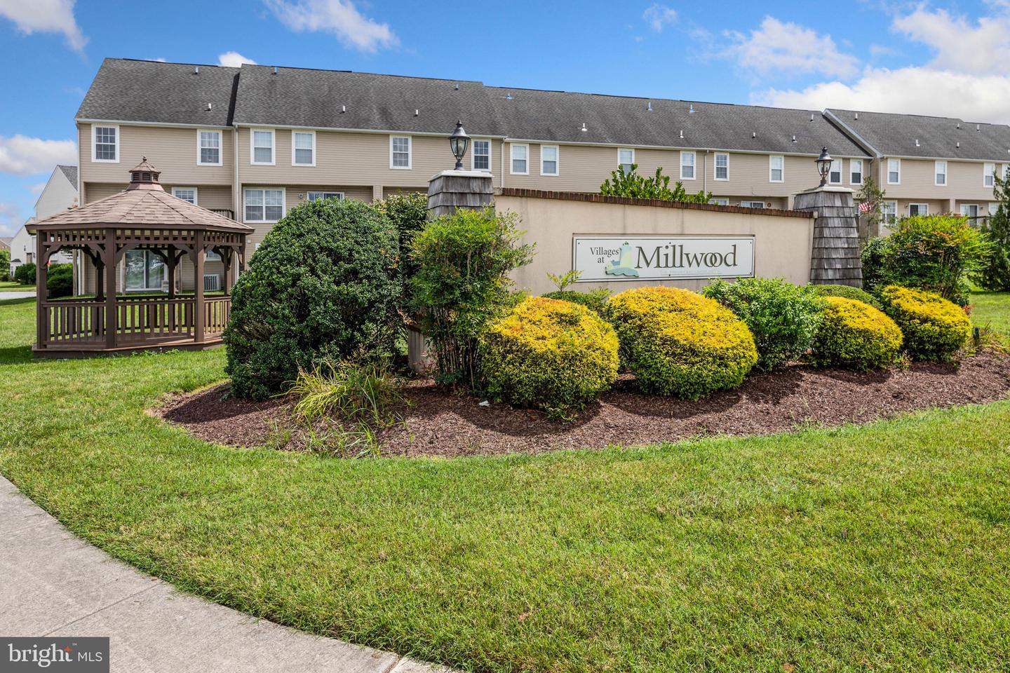 112 Alexandreas Ct #9