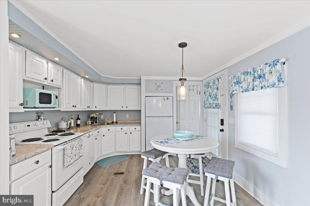 36 Colonial Ln #15608