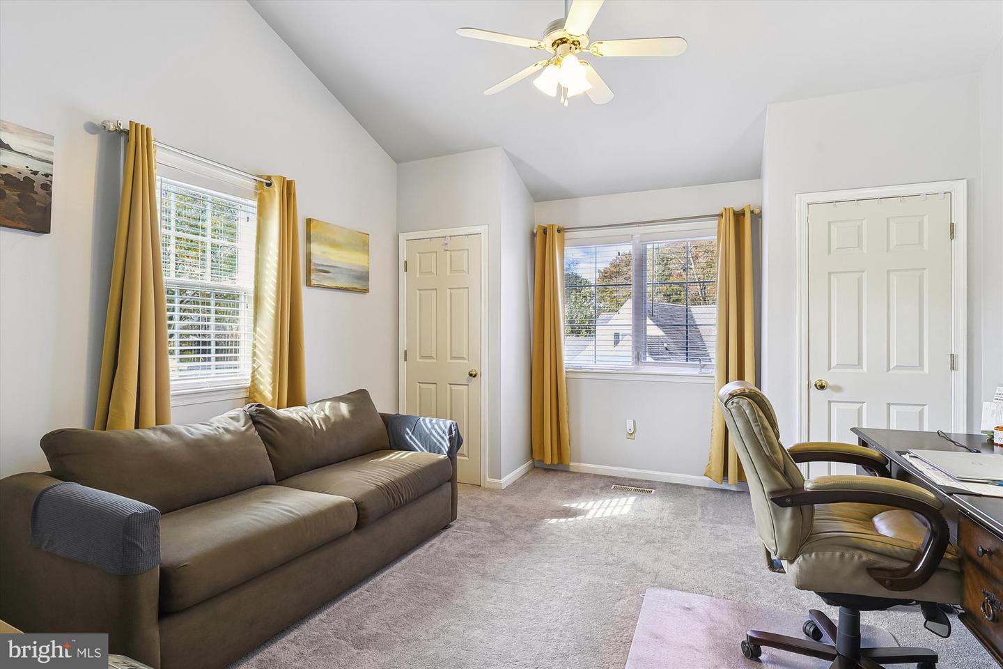 105 Governors Ave #11