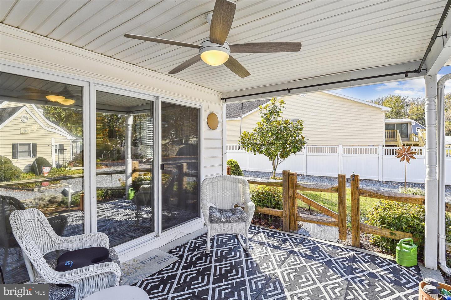 105 Governors Ave #11