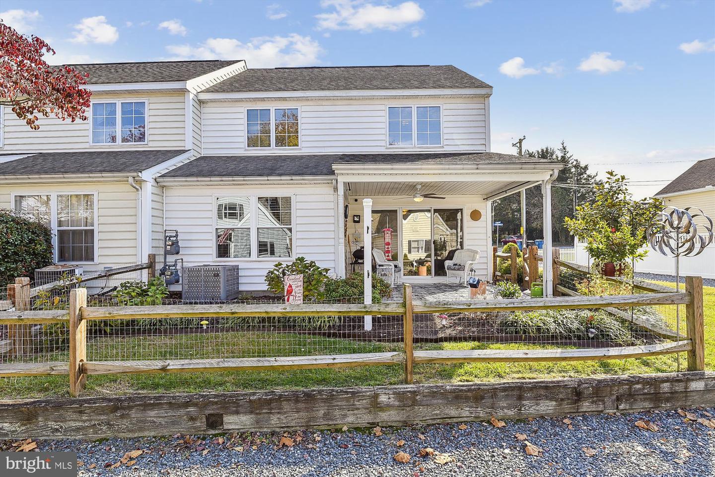 105 Governors Ave #11