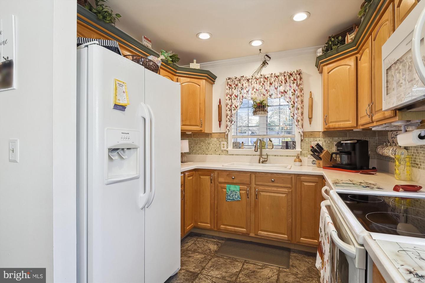 105 Governors Ave #11