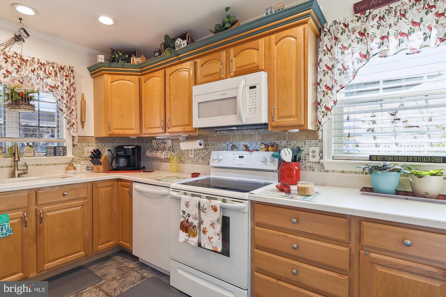 105 Governors Ave #11