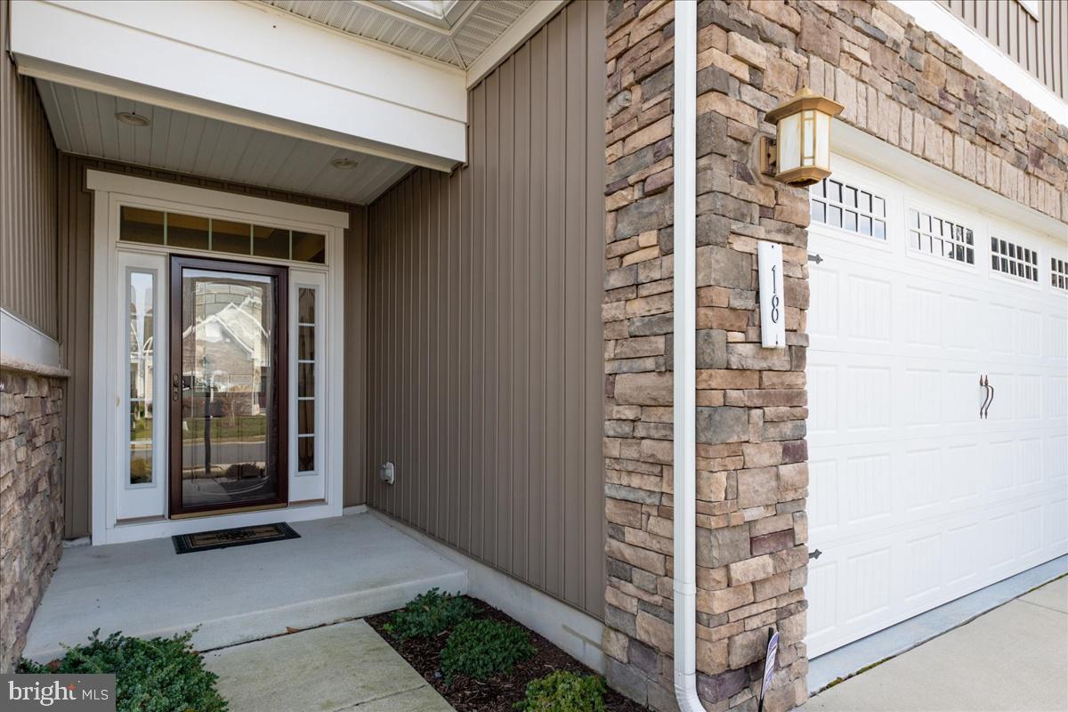 18 Whistling Duck Dr