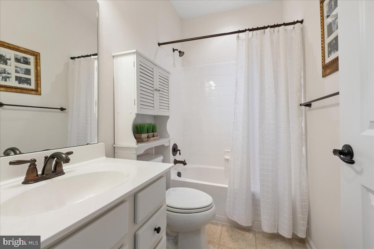 18 Whistling Duck Dr