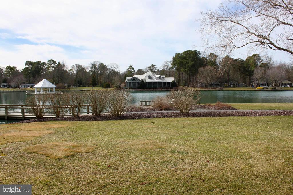 33612 Lakeshore Cir #47936