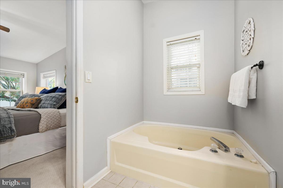 33612 Lakeshore Cir #47936