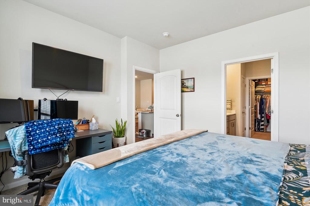 39112 Sail Away Ln