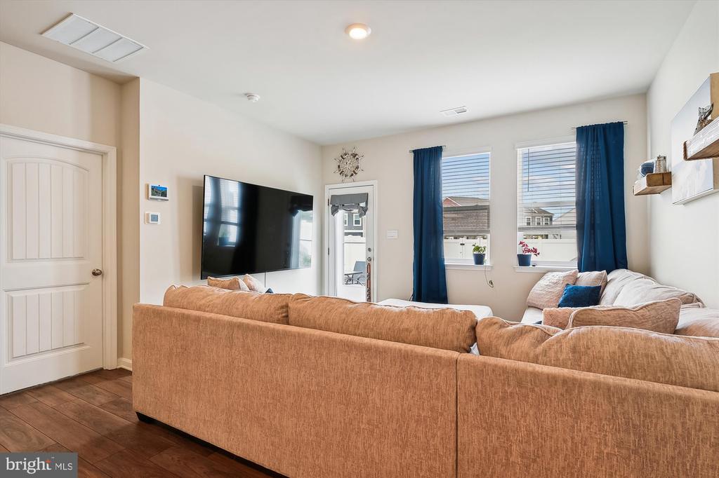 39112 Sail Away Ln