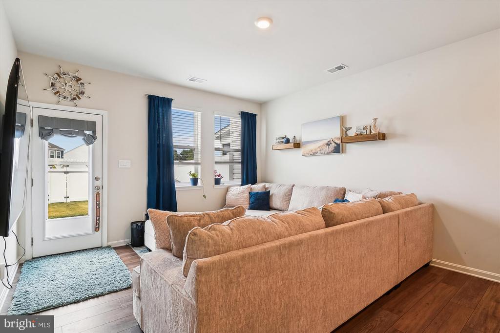 39112 Sail Away Ln