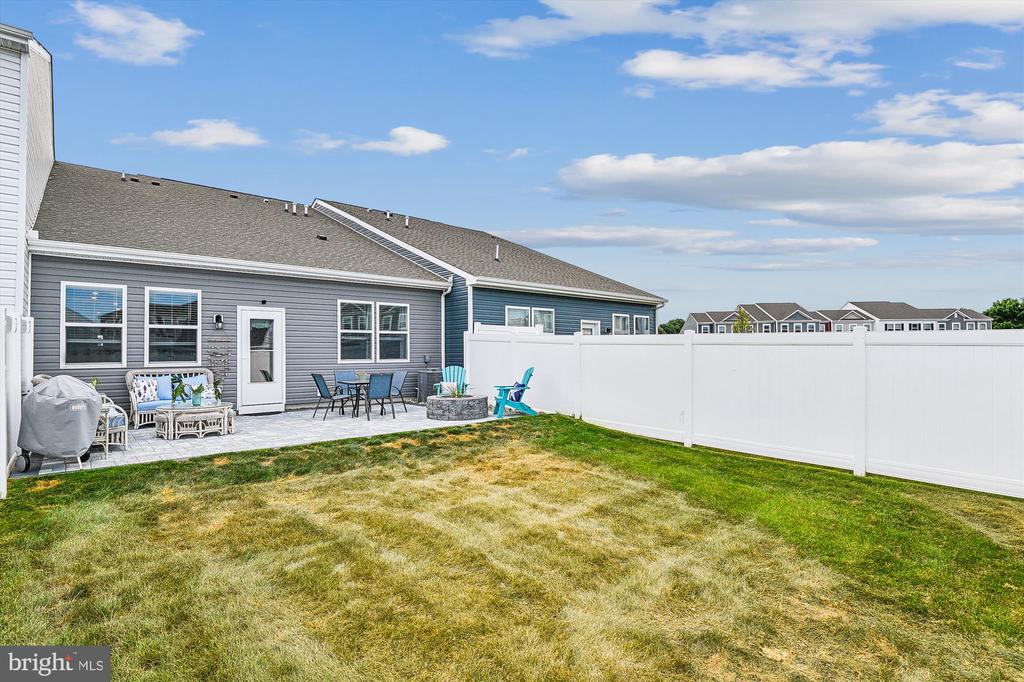 39112 Sail Away Ln