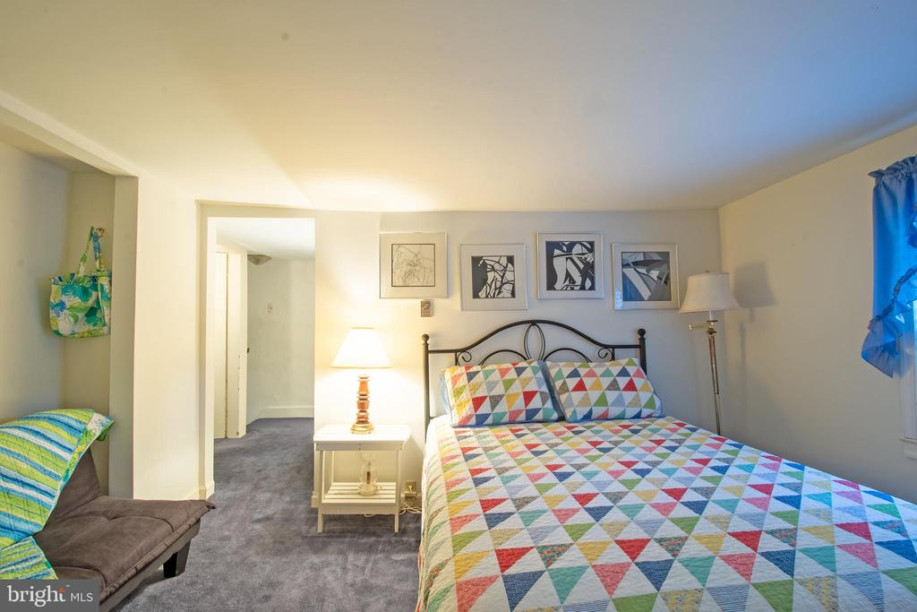 439 KINGS HIGHWAY