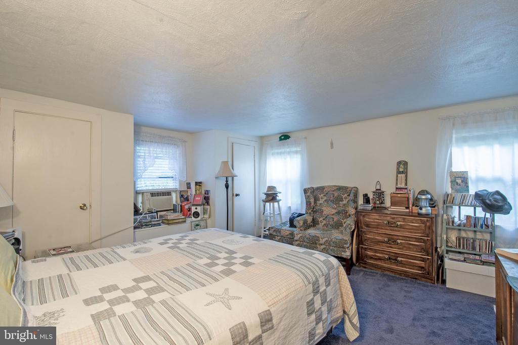 439 KINGS HIGHWAY