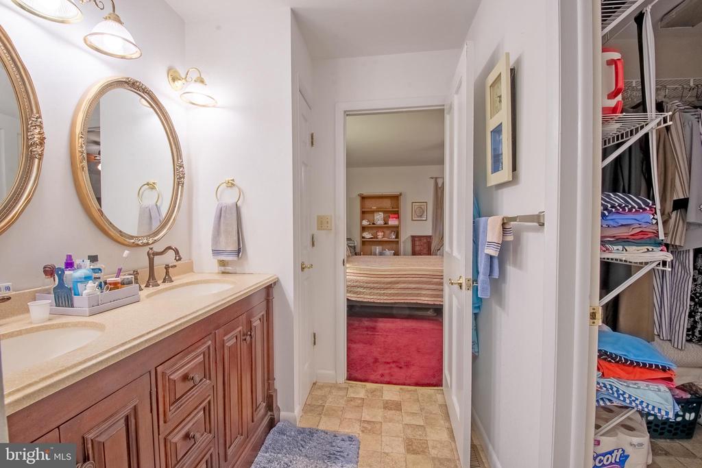 439 KINGS HIGHWAY