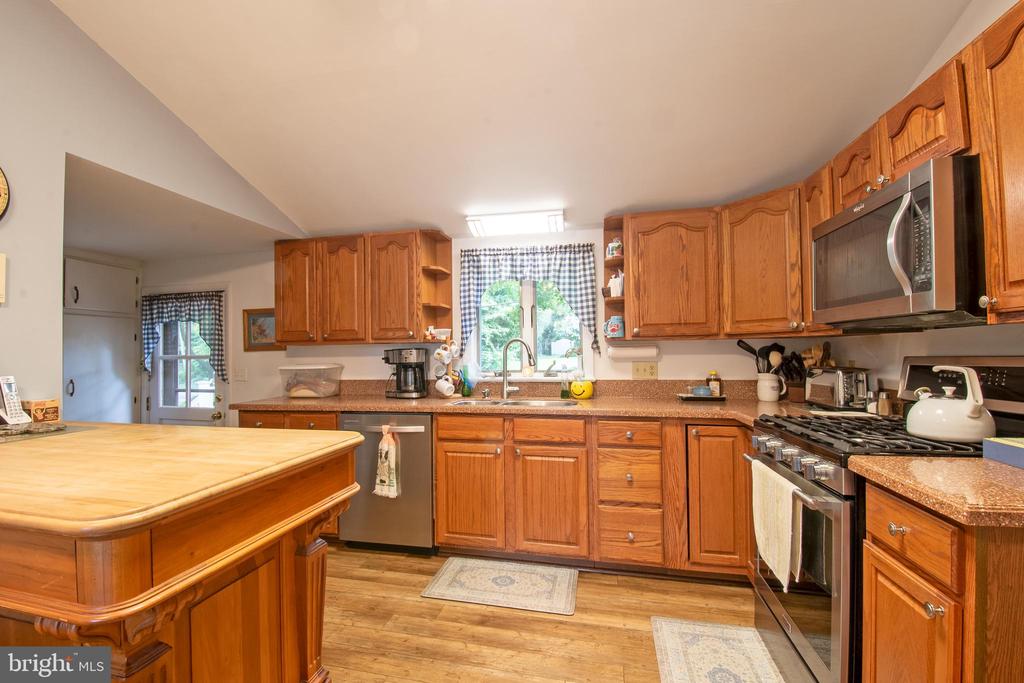 439 KINGS HIGHWAY