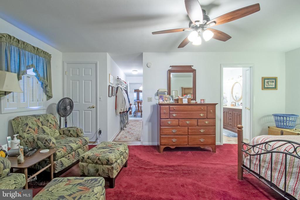439 KINGS HIGHWAY