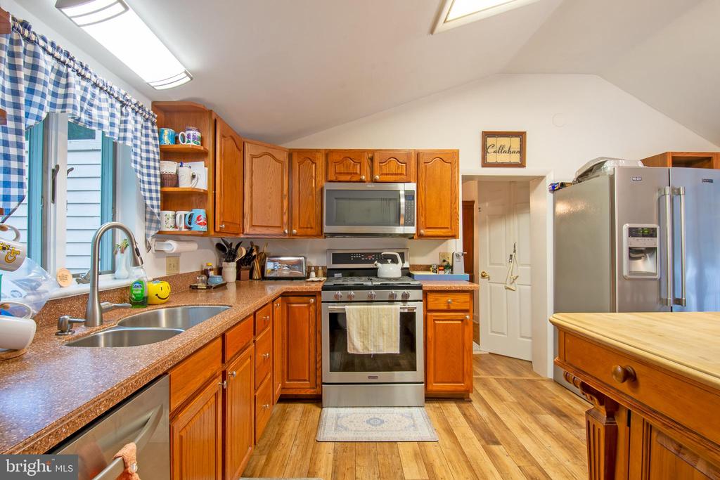 439 KINGS HIGHWAY