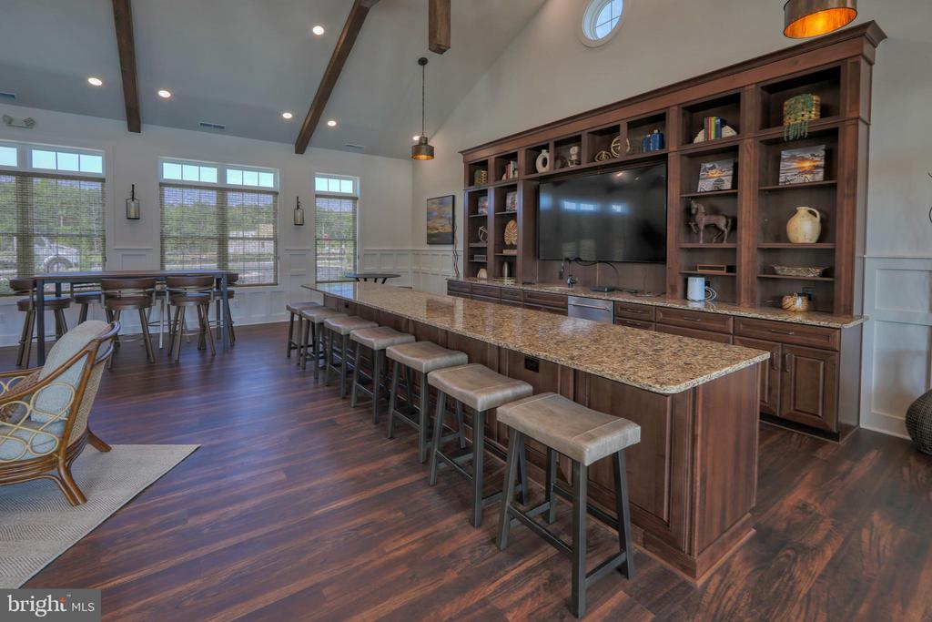 22024 Heartwood Cir