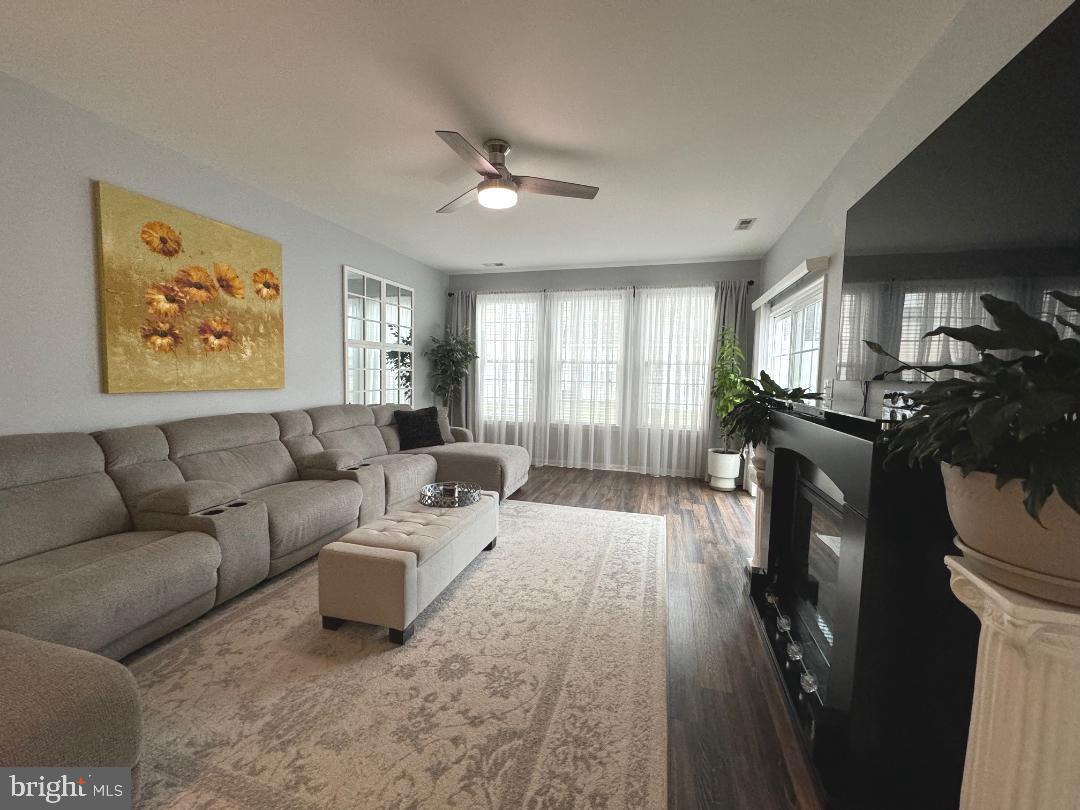 214 W Bourne Way #2-2