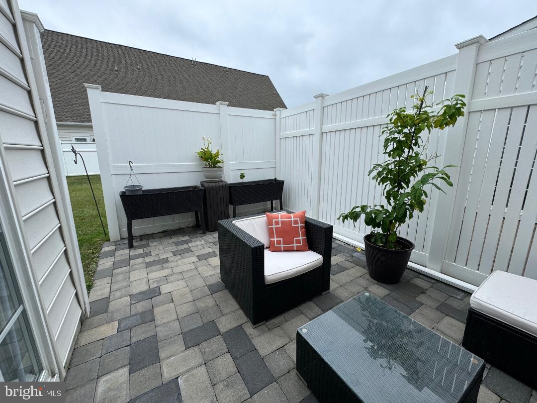 214 W Bourne Way #2-2