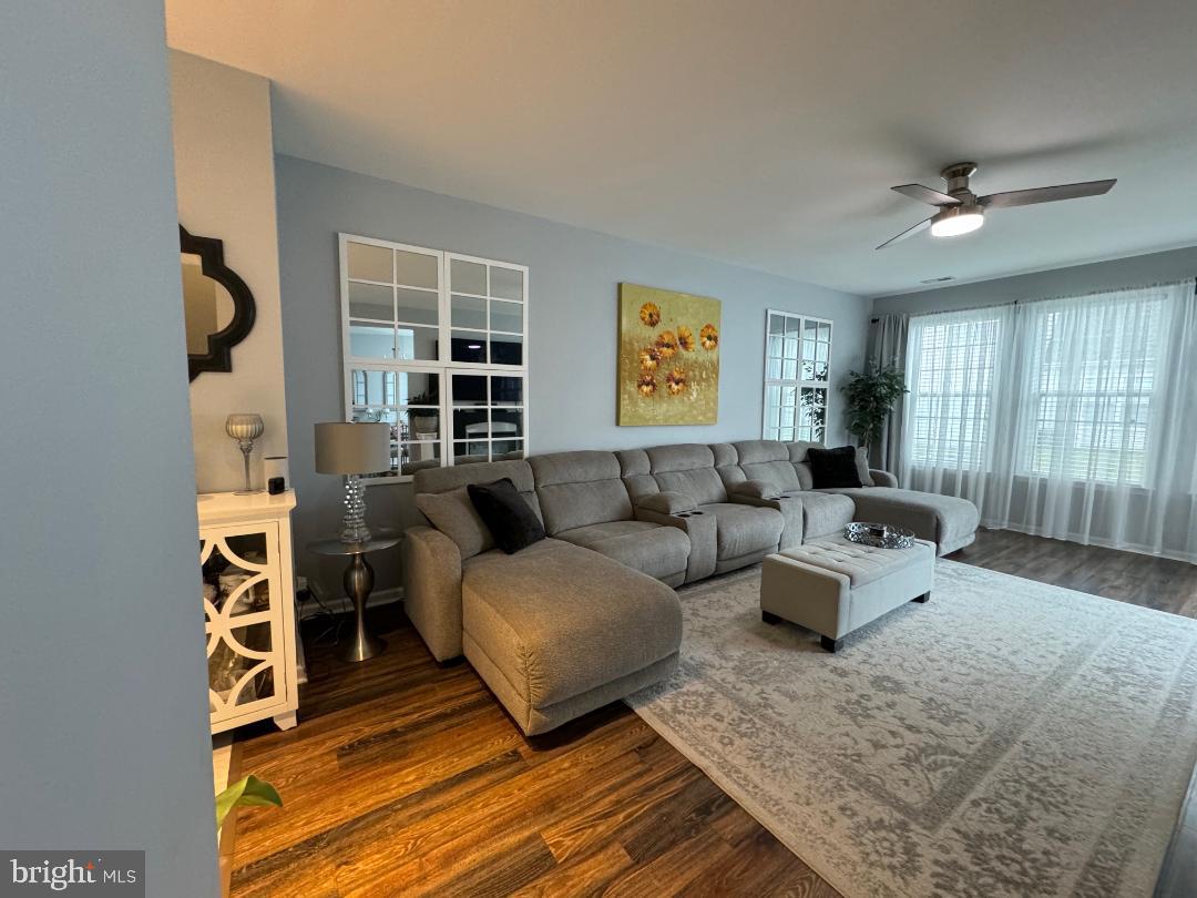 214 W Bourne Way #2-2