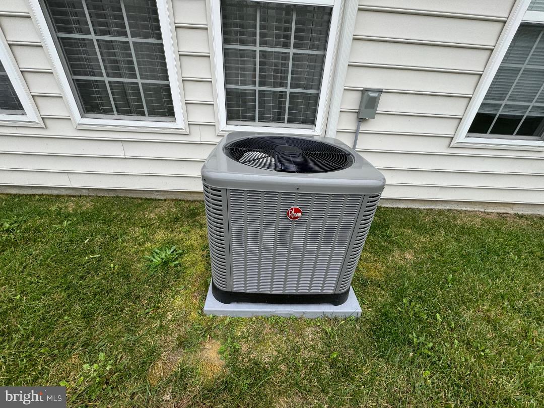 214 W Bourne Way #2-2