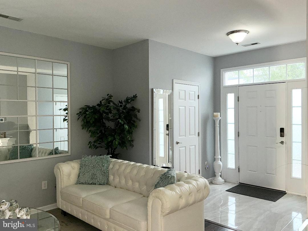 214 W Bourne Way #2-2