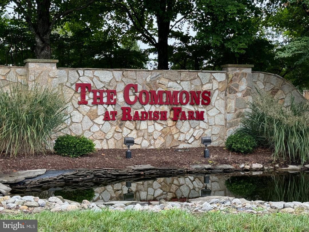 214 W Bourne Way #2-2