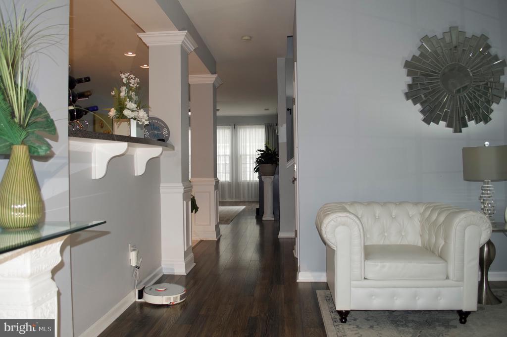 214 W Bourne Way #2-2