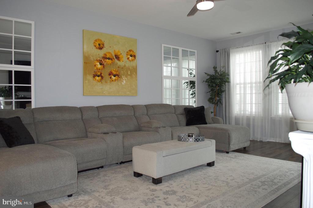 214 W Bourne Way #2-2