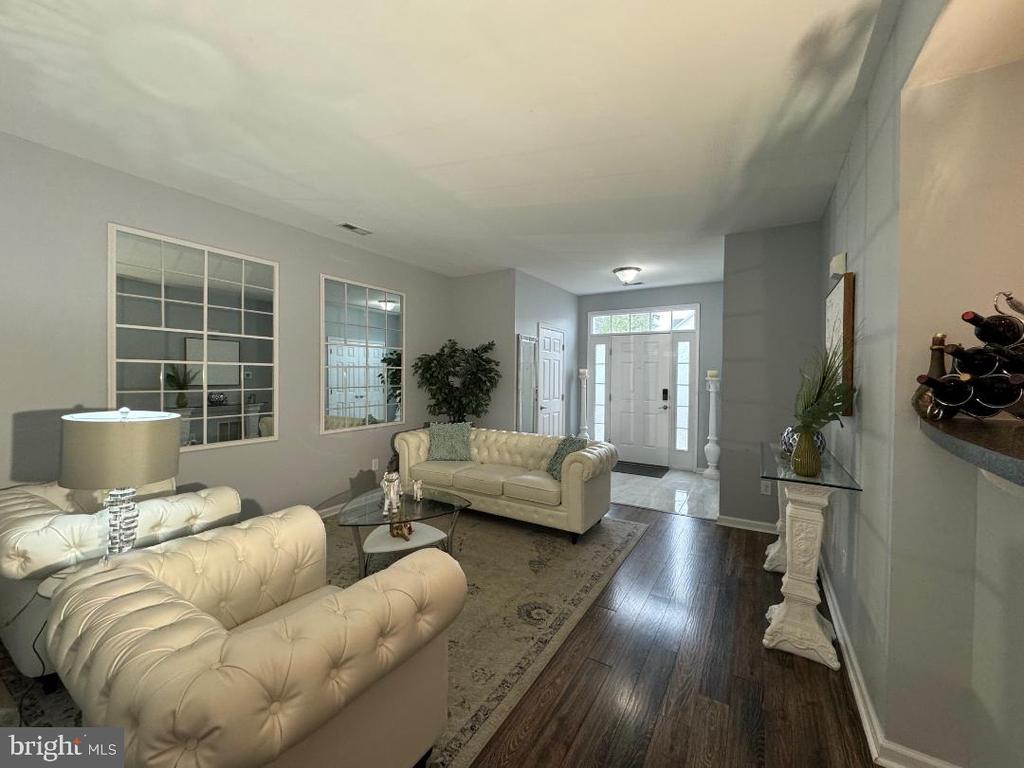 214 W Bourne Way #2-2