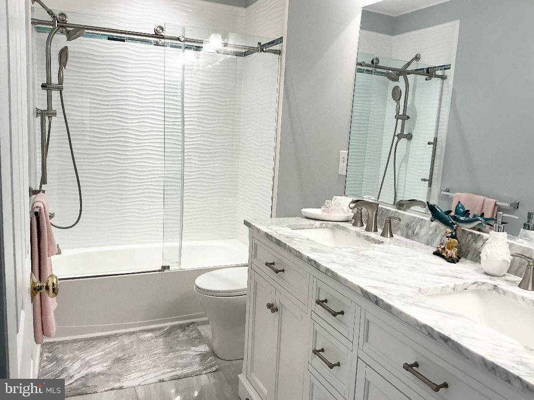 214 W Bourne Way #2-2