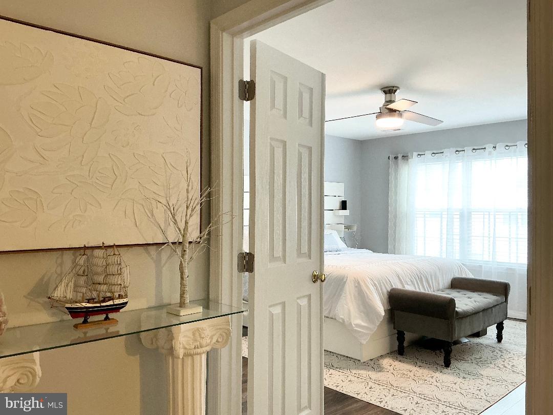 214 W Bourne Way #2-2