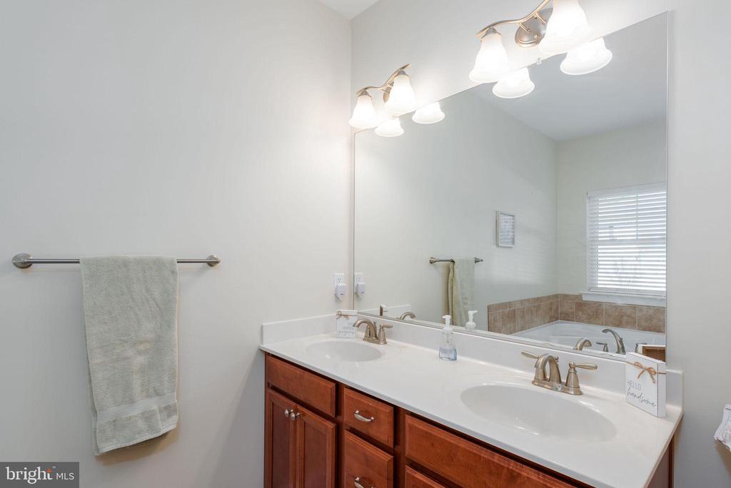 4409 Greenbriar Way