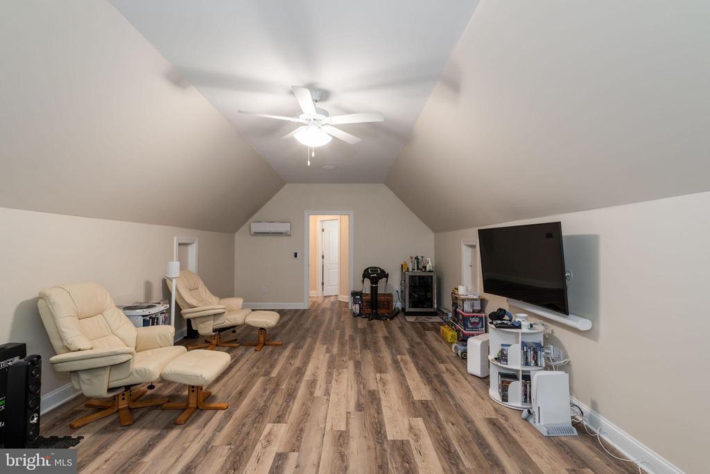4409 Greenbriar Way