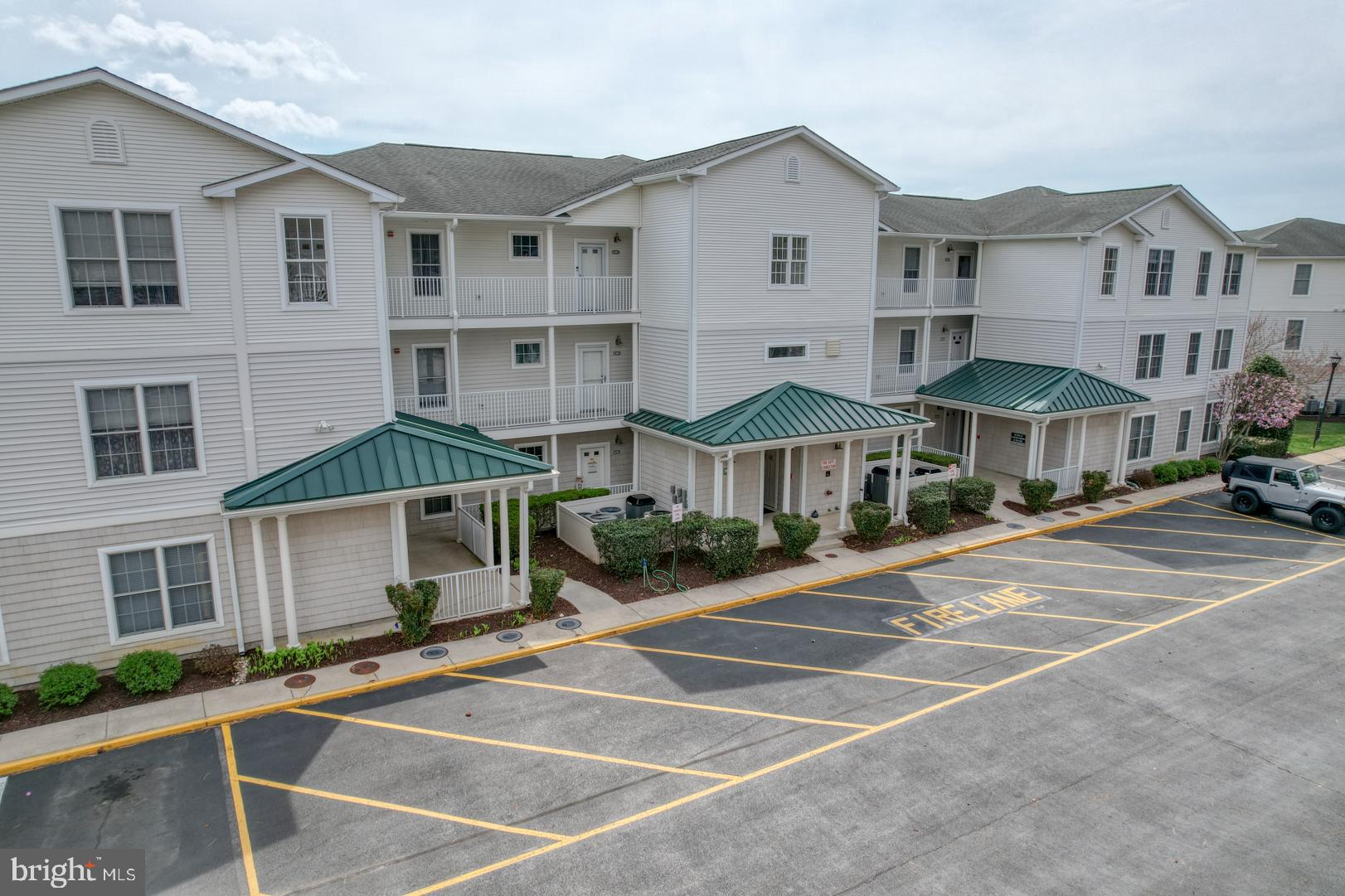 19999 SANDY BOTTOM CIRCLE 6103