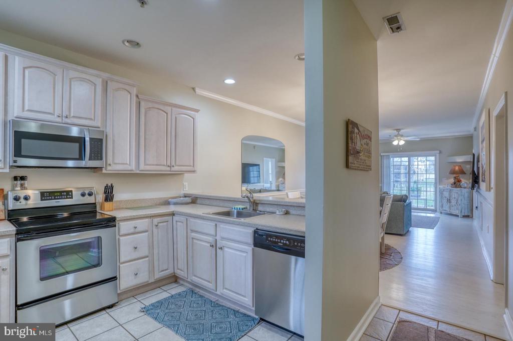 19999 SANDY BOTTOM CIRCLE 6103