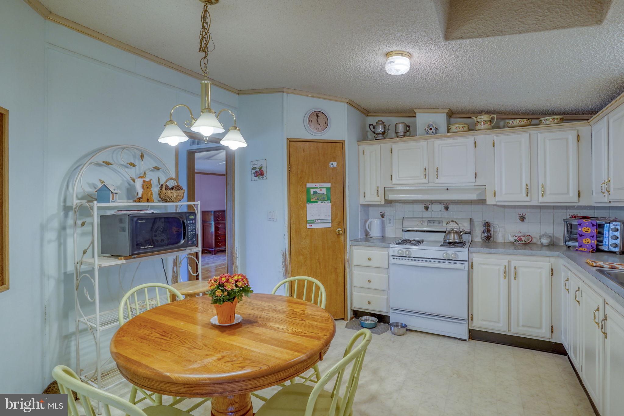 33437 HARTFORD COURT