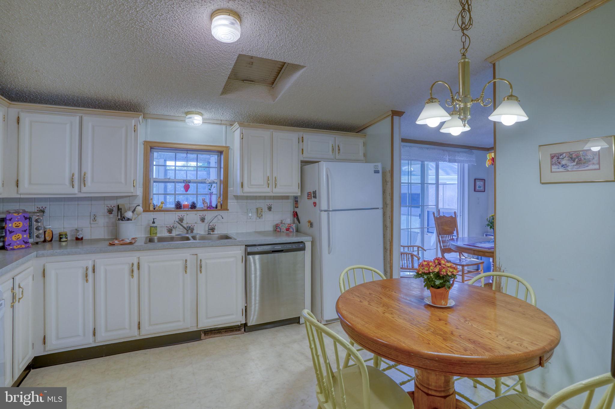 33437 HARTFORD COURT