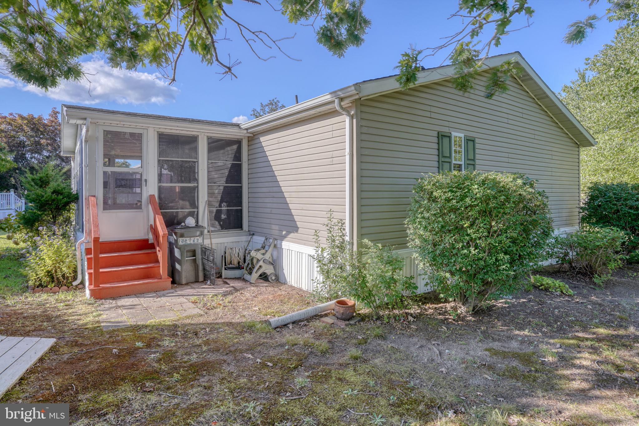 33437 HARTFORD COURT