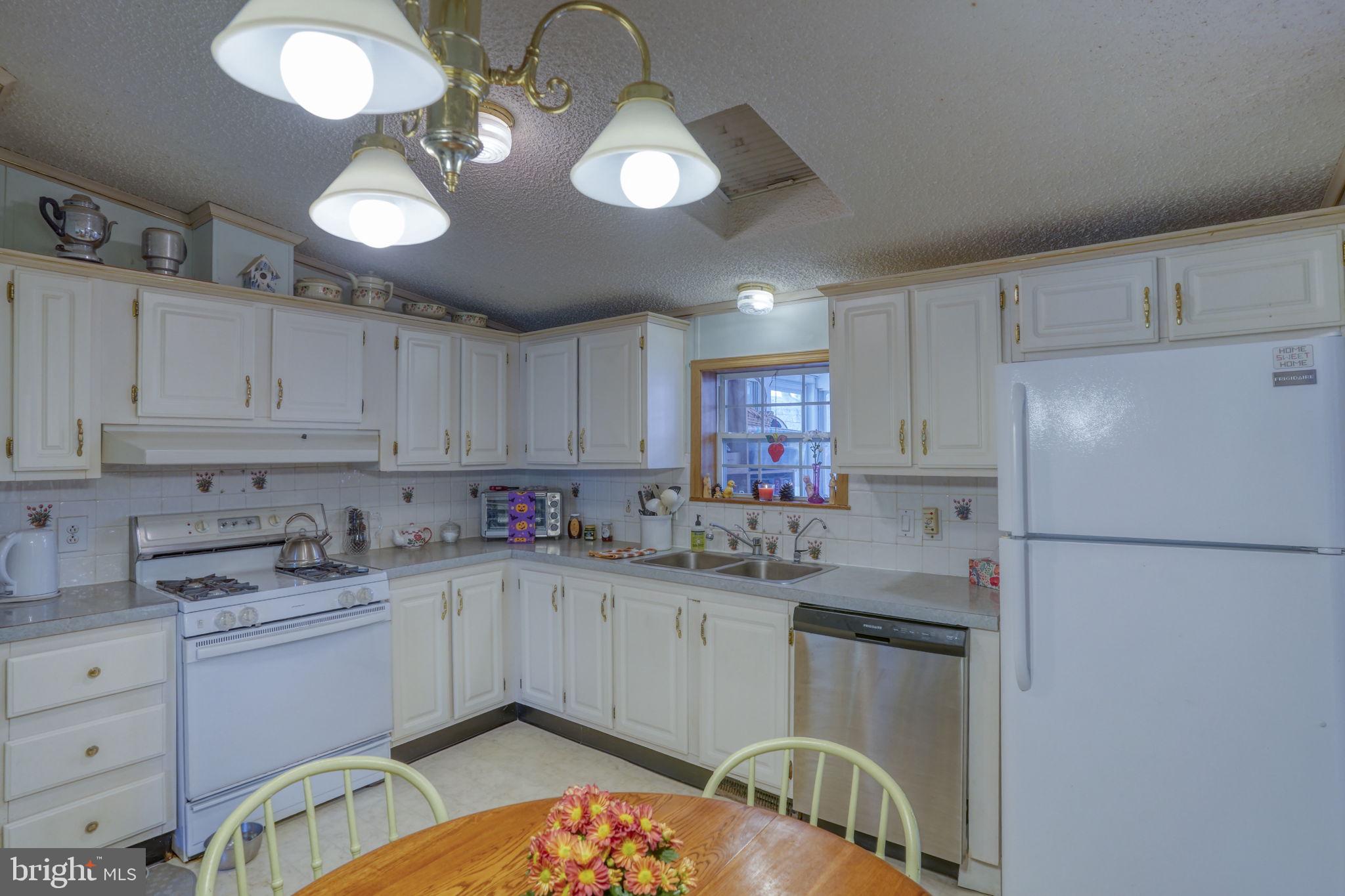 33437 HARTFORD COURT