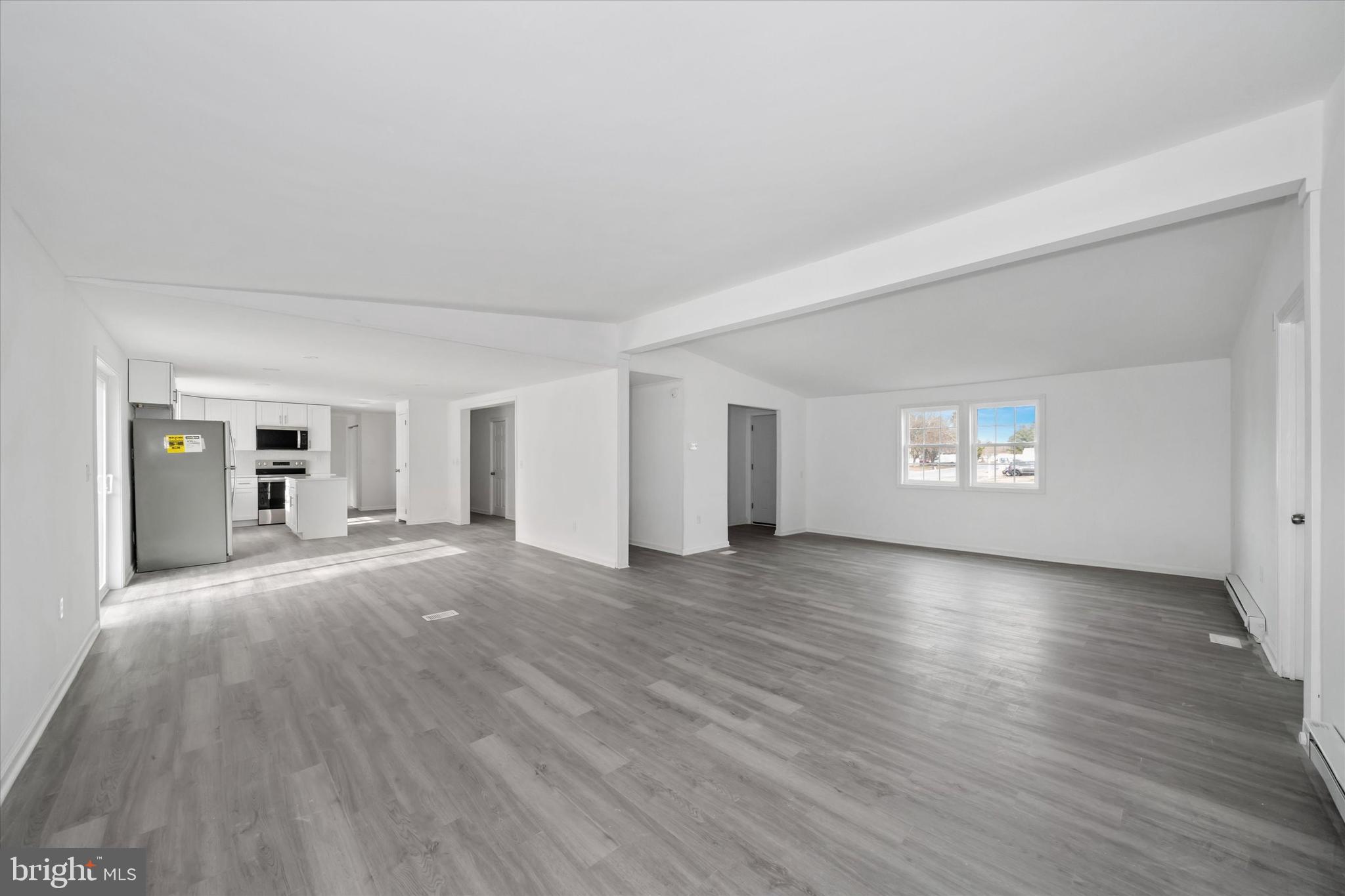 11585 GLEN CIRCLE
