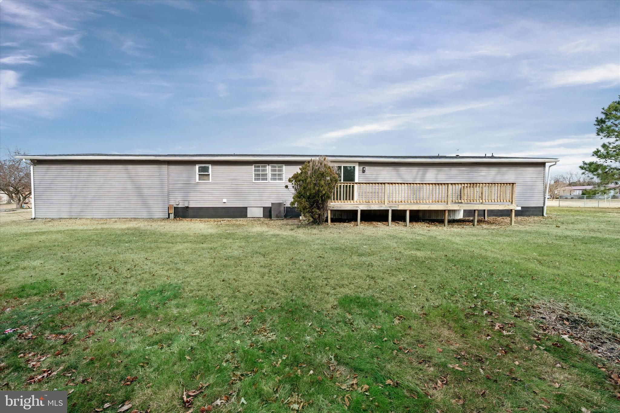 11585 GLEN CIRCLE